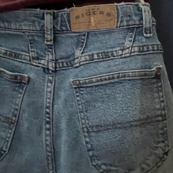 Lee Rider jeans. Weathered and worn. Size 10petite. - Picture 8 of 10